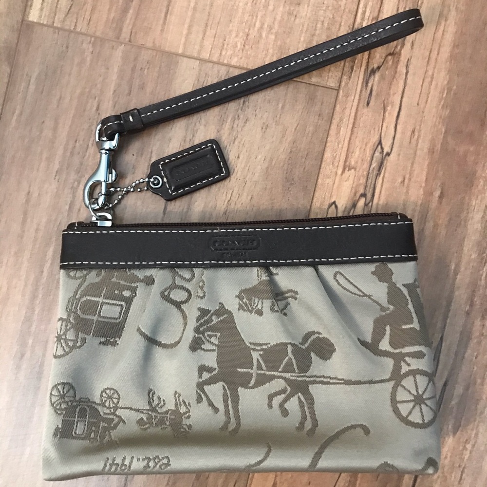 Coach Horse and Carriage Pleated Wrislet